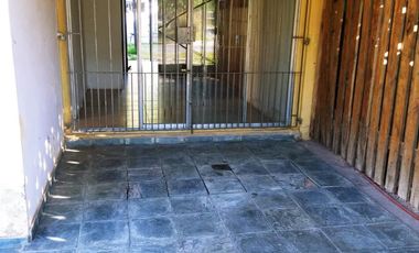 Casa en Guernica, sobre calle Peru