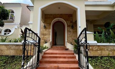 dijual rumah mewah perumahan elite casa grande maguwoharjo sleman