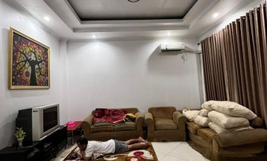 Dijual Rumah Modern 3 lantai Regency