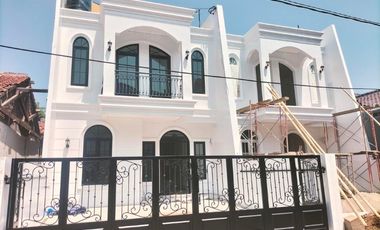 Rumah American CLASSIC dekat REGOL lengkong Buahbatu Bandung dijual