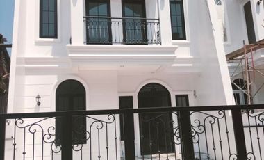 Rumah American CLASSIC dekat REGOL lengkong Buahbatu Bandung dijual