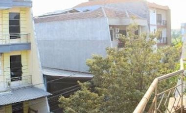 0753 - Disewakan Rumah 4 Lantai di Siwalan Kerto Surabaya