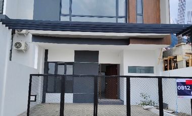 Jual Rumah MODERN desain HARGA MENARIK di Setraduta Setra duta dekat tol Pasteur Bandung