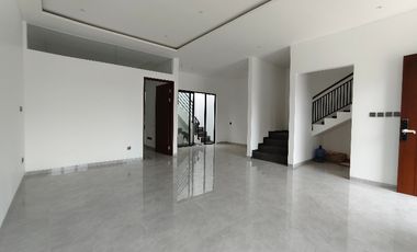 Jual Rumah MODERN desain HARGA MENARIK di Setraduta Setra duta dekat tol Pasteur Bandung