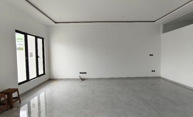 Jual Rumah MODERN desain HARGA MENARIK di Setraduta Setra duta dekat tol Pasteur Bandung