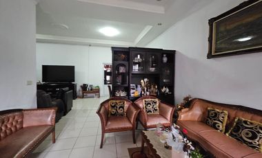 Disewakan Rumah Rapih lokasi startegis di Duren Sawit Jakarta Timur