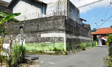 JUAL TANAH DAN BANGUNAN PINGGIR JALAN RAYA KALIURANG