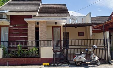 RUMAH MEWAH SIAP HUNI FULL FURNISHED DEKAT AKMIL