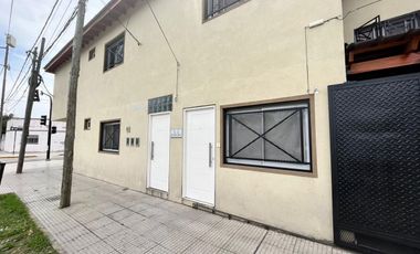 Alquiler- San Roque y Esmeralda - 2 1/2  amb con balcon