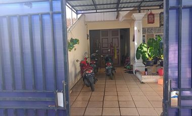 DIJUAL MURAH RUMAH SIAP HUNI 2 LANTAI KOMPLEK DKI JOGLO JAKARTA BARAT