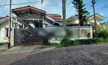 RUMAH TENGAH KOTA BERNUANSA MINIMALIS ELEGAN AMAN NYAMAN HARGA NEGO