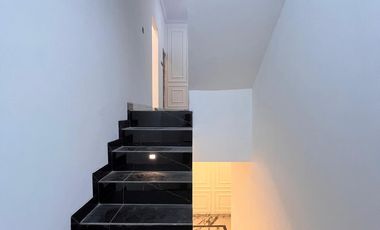 RUMAH TANJUNG BARAT 2 LANTAI + ROOFTOP  DEKAT MALL DAN TOL ISTIMEWA