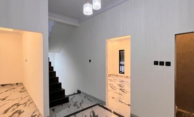 RUMAH TANJUNG BARAT 2 LANTAI + ROOFTOP  DEKAT MALL DAN TOL ISTIMEWA
