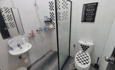 Rumah Minimalis Hampir Full Furnished di Taman Kopo Indah III Blok E