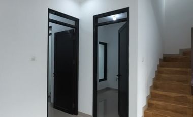 Dijual Town House Siap Huni 10 Menit Ke Pintu Jati Asih Bekasi