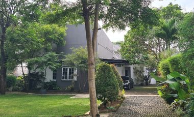 Di Jual Rumah rasa Villa di Mulyaharja,Bogor Selatan.