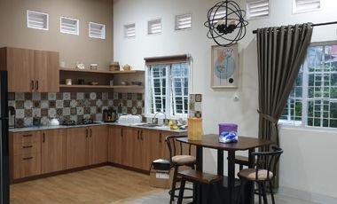 Di Jual Rumah rasa Villa di Mulyaharja,Bogor Selatan.