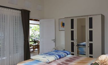 Di Jual Rumah rasa Villa di Mulyaharja,Bogor Selatan.