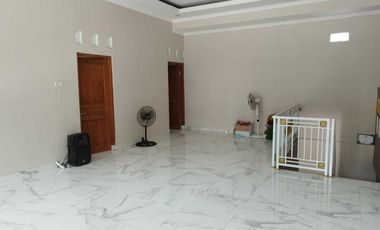 Dijual Rumah 2 lantai luas & strategis,cocok untuk home industry, Lt 1