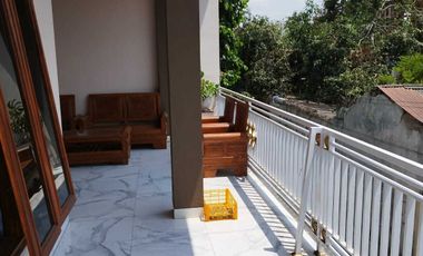 Dijual Rumah 2 lantai luas & strategis,cocok untuk home industry, Lt 1