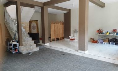 Dijual Rumah 2 lantai luas & strategis,cocok untuk home industry, Lt 1