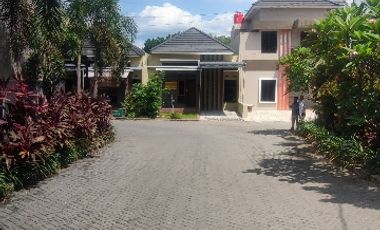 Rumah Mewah di Makam Haji Solo