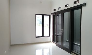 Rumah Mewah di Makam Haji Solo