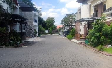 Rumah Mewah di Makam Haji Solo
