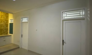 Disewakan Rumah Bangunan Baru di Kemanggisan Palmerah Jakarta Barat