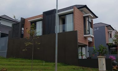 Dijual vila istimewa Taman dayu