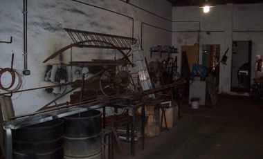 GALPON 240 M2 y DEPTO 2 AMB