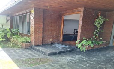 CASA 5 AMBIENTES PILETA QUINCHO COCHERAS !!!