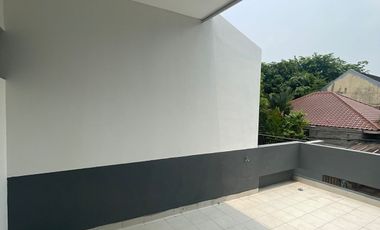 Dijual Rumah Baru Ada Swimmingpool Di Mertilang Sektor 9 Bintaro Jaya