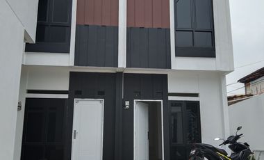 Dijual Rumah murah meriah SHM 2 kt 5 menit Kampus STIAMI Jakarta Pusat