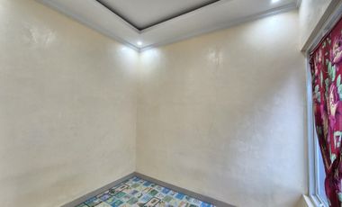 Rumah mewah dua lantai deket jalan raya