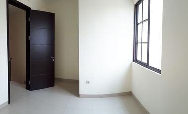 Disewakan Rumah Green Village, Cipondoh, Tangerang