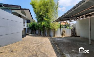 Rumah Halaman Luas Ada Kolam Renang Kawasan Elite Galunggung Semarang