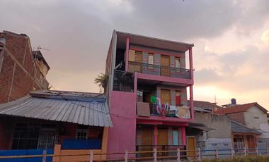 Dijual Rumah Kost 3 lantai di dekat Gg kurdi Moch Toha 197 juta