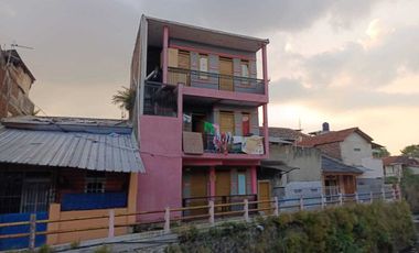 Dijual Rumah Kost 3 lantai di dekat Gg kurdi Moch Toha 197 juta