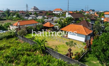 Rumah Satu Kamar Tidur Dengan Halaman Yang Luas Di Sanur