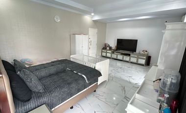 Rumah berfasilitas kolam renang di kota Cirebon