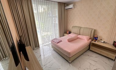 Rumah berfasilitas kolam renang di kota Cirebon