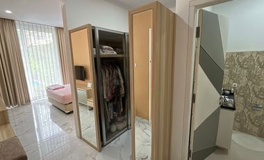 Rumah berfasilitas kolam renang di kota Cirebon