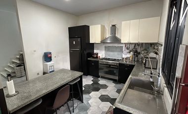 Rumah berfasilitas kolam renang di kota Cirebon