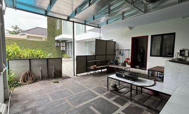 Rumah berfasilitas kolam renang di kota Cirebon