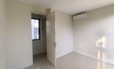 Rumah Sewa North West Lake Citraland