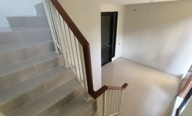 Rumah Sewa North West Lake Citraland