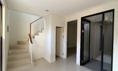 Rumah Sewa North West Lake Citraland