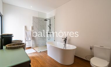 Villa Bagus 4 Kamar Tidur Diatas Tanah 400m2 Di Tepi Pantai Sanur