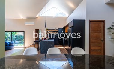 Villa Bagus 4 Kamar Tidur Diatas Tanah 400m2 Di Tepi Pantai Sanur